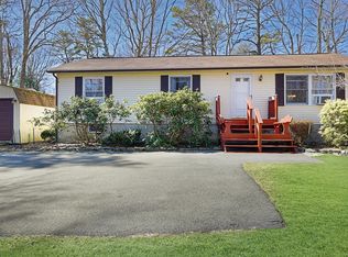 213 Lakewood Dr, Dingmans Ferry, PA 18328