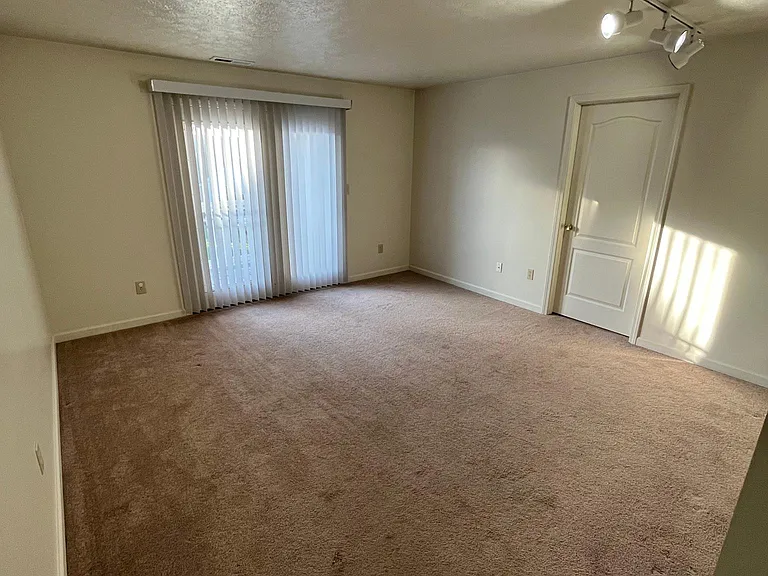 560 California St #2C — Photo 3