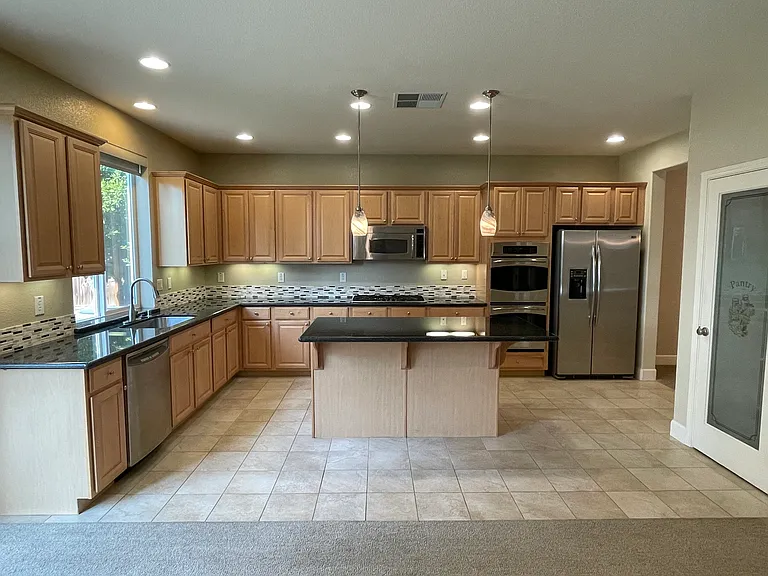 1805 Stageline Cir — Photo 13
