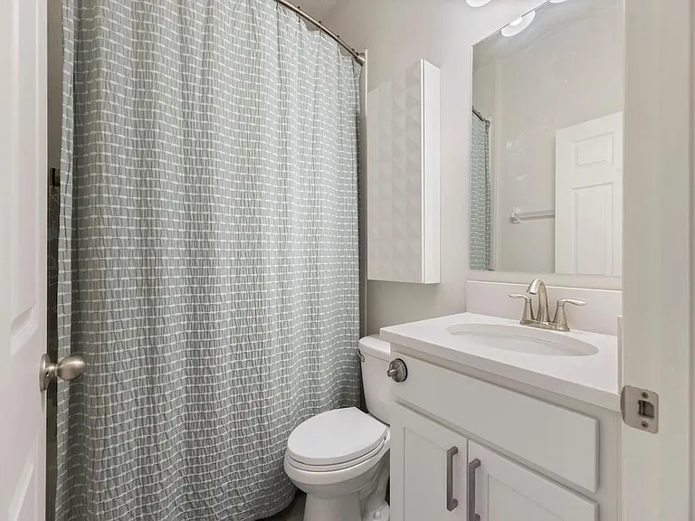 6590 Barbados Ct — Photo 16