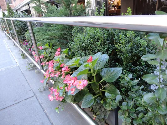 Sold by Sotheby's International Realty | media 9