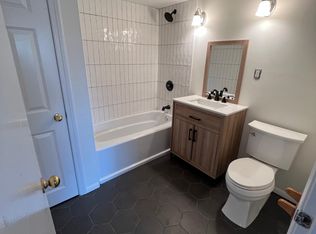 167 South St APT 1, Plymouth, MA 02360