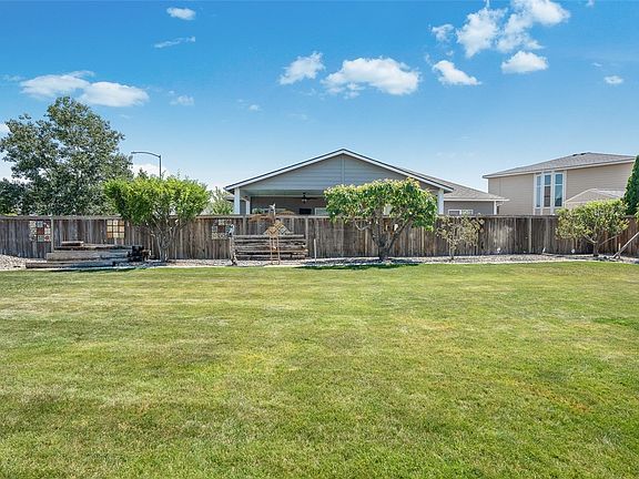 3rd image of 4095 Cove West Dr