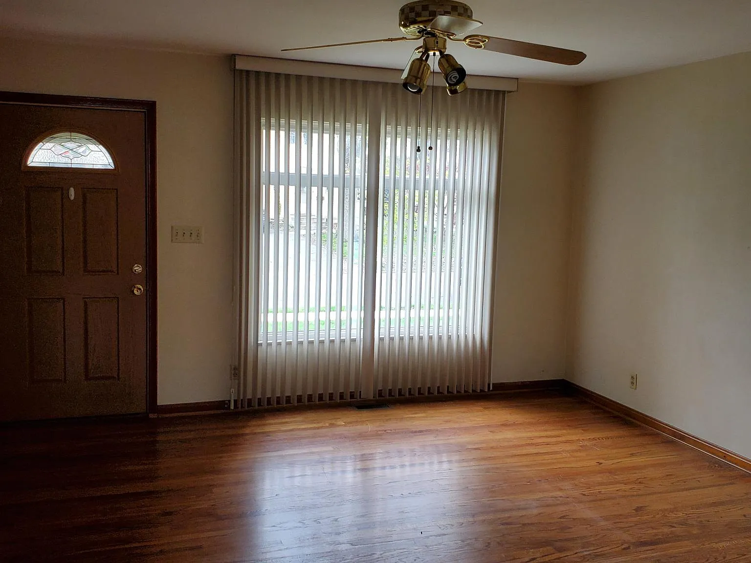 2 bed, 1.5 bath, 1450 sqft, $1,900 — Photo 4