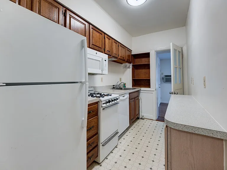 2614 41st Street NW — Photo 8