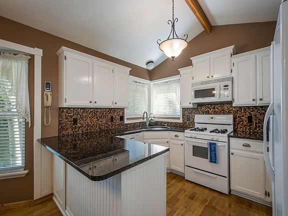 2nd image of 2072 W Golden Valley Dr