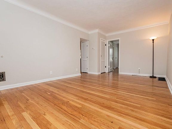 4th image of 8753 Brentwood Pl