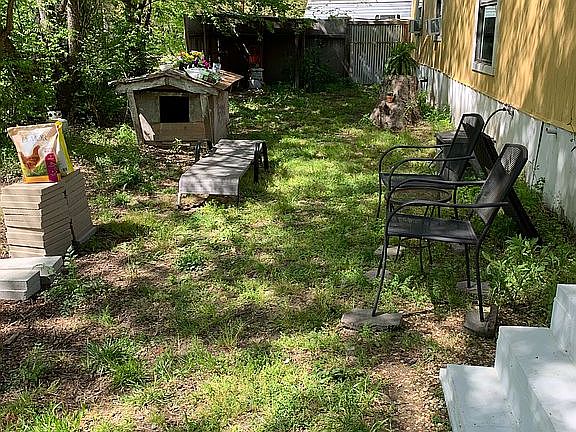 5th image of 121 Blue Jay Ln