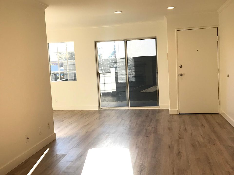 1st image of 1503 N Edison Blvd #4