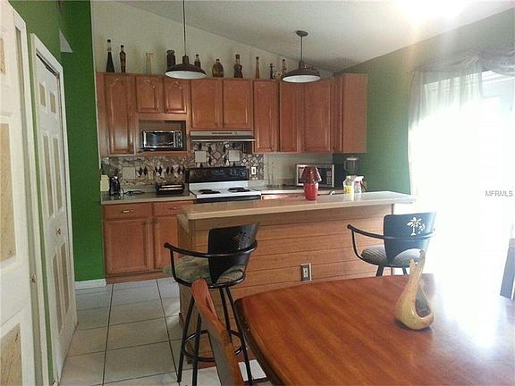 2nd image of 2409 Weymouth Ct