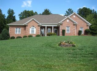 268 Royal Ashdown Ln, Lexington, NC 27295