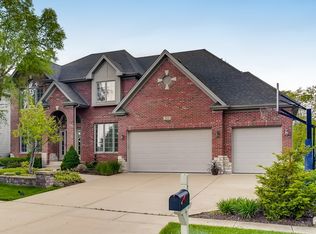 213 Amherst Ct, Oswego, IL 60543