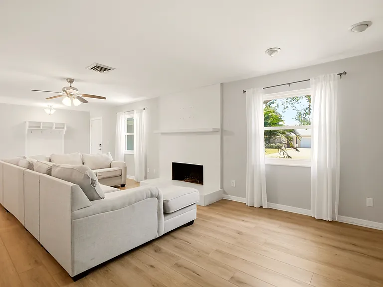 5610 Creekwood Dr — Photo 5