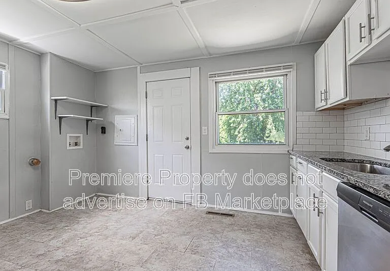4412 N Virginia Ave — Photo 6