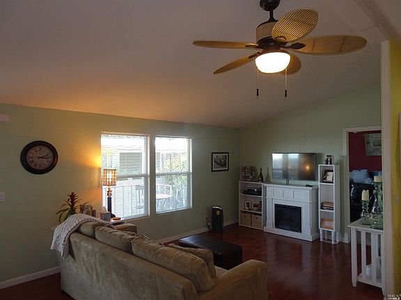 2nd image of 10 Valencia Dr