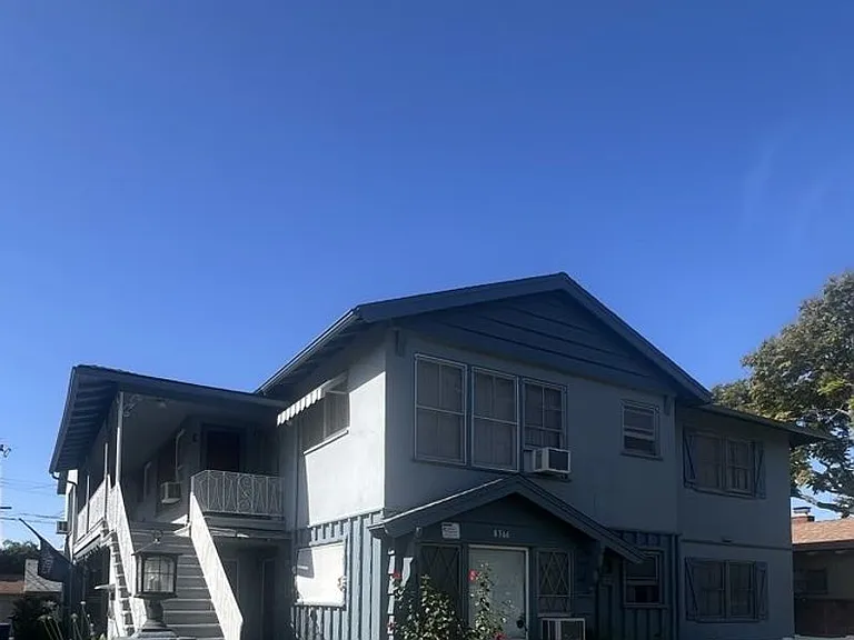 8366 Sargent Ave — Photo 3