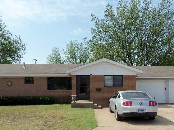 1st image of 222 Walnut Dr