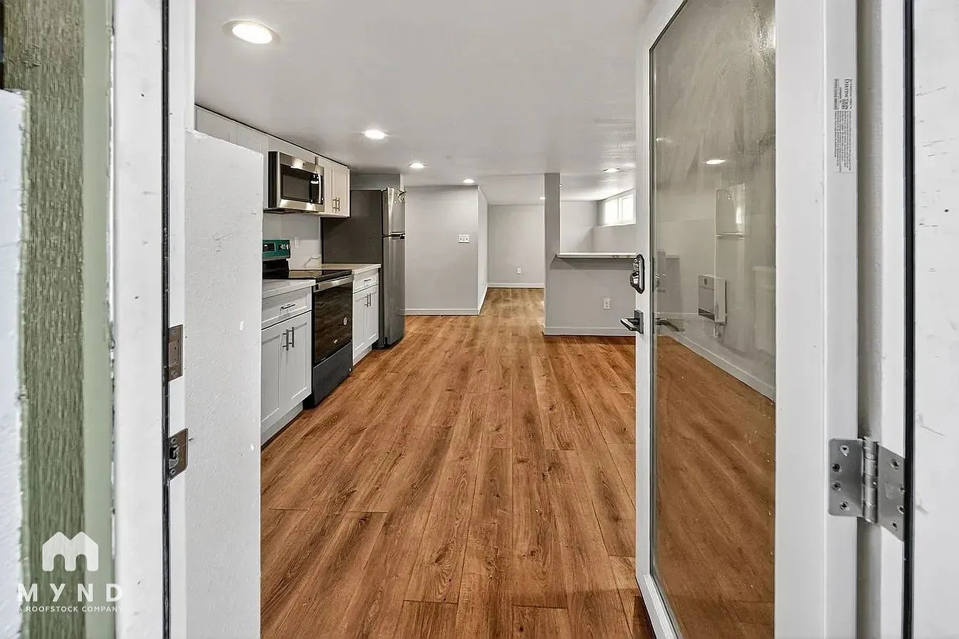 2 bed, 2.0 bath, 1080 sqft, $2,520 — Photo 4