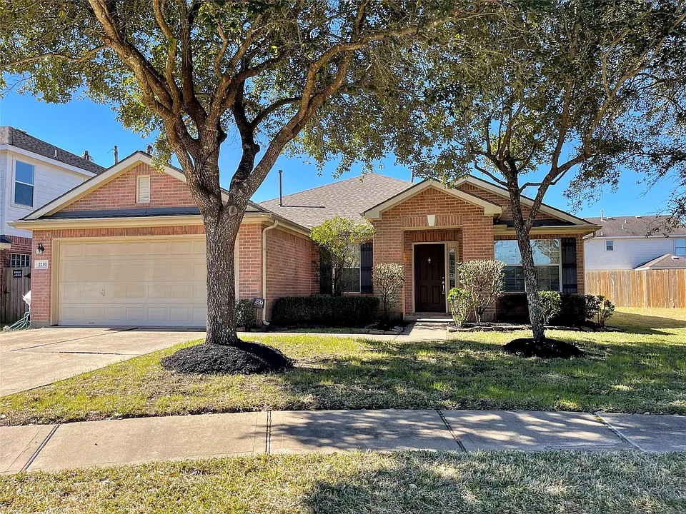 2210 Tremont Trail Ln