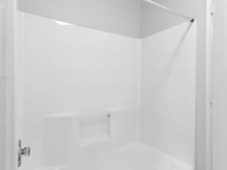 Aspen Heights Apartments — Photo 34