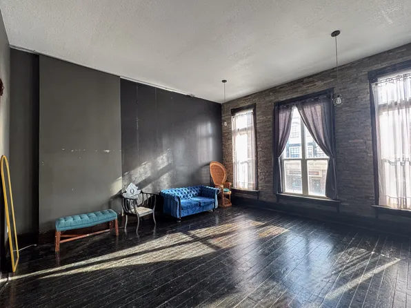 (undisclosed Address), Ithaca, MI 48847