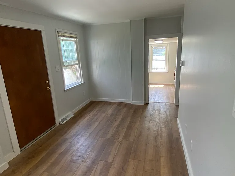 1902 Delaware Ave #B — Photo 17