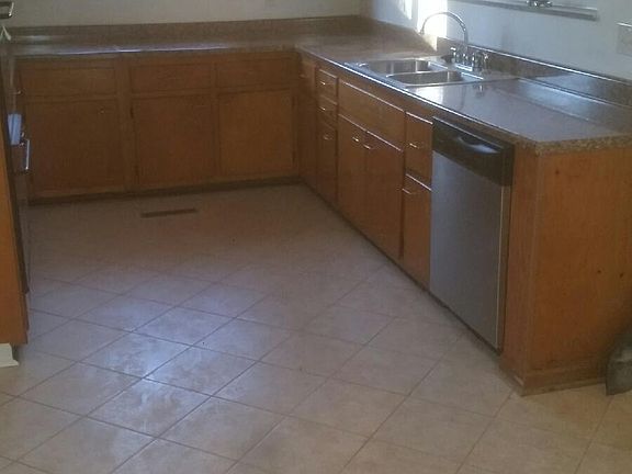 5th image of 1008 Dominion Way