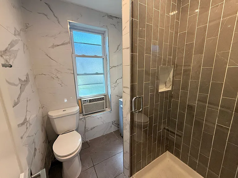 207 Webster Ave #1B — Photo 2