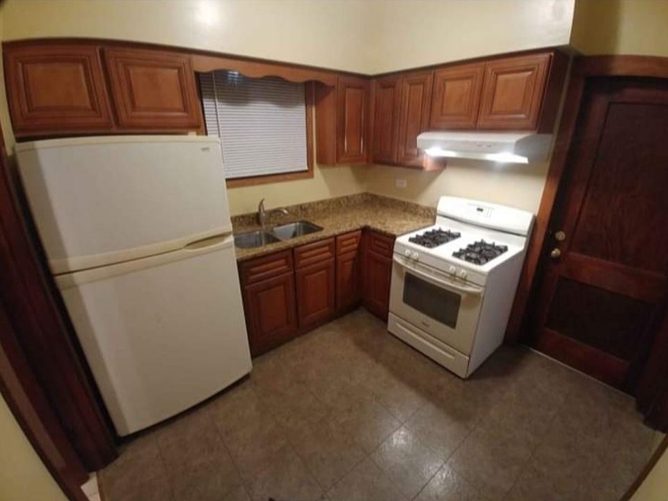 2nd image of 211 S Channing St #2