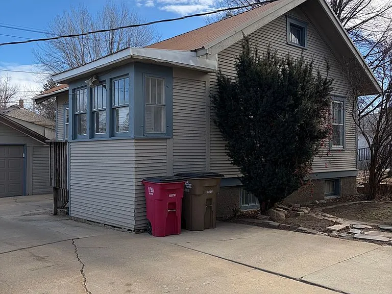 918 S 1st Ave — Photo 1