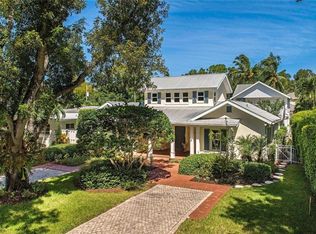 369 2nd Ave N, Naples, FL 34102