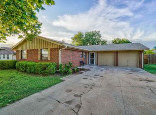 4904 SE Brighton Dr, Lawton, OK 73501