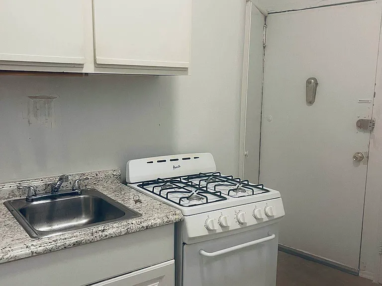 717 E 5th St #1B — Photo 7