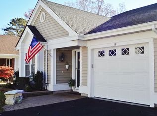 19 Douglaston Ct, Ridge, NY 11961