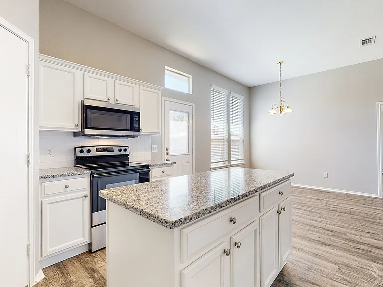346 Leisure Ln — Photo 9