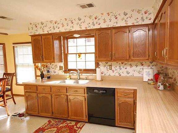 4th image of 362 Richards Way Dr