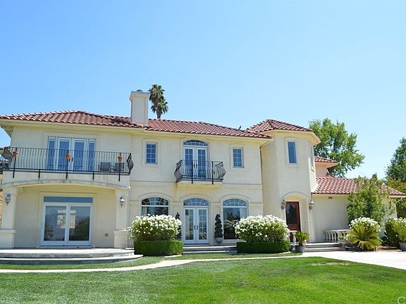 2nd image of 30735 Eastbern Ln