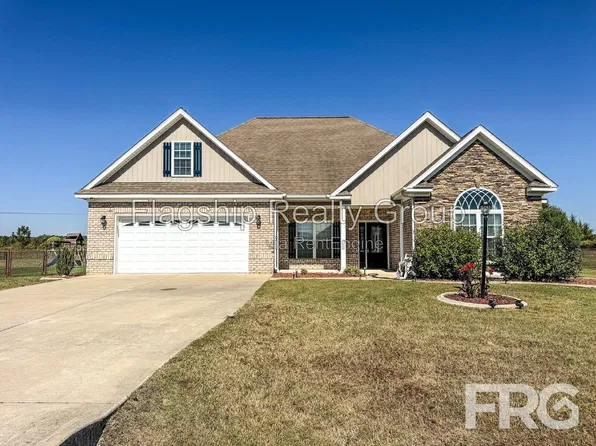 112 N Merganser Dr, Pikeville, NC 27863