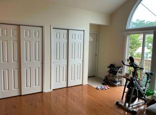 201 Commercial Ave APT 11, Palisades Park, NJ 07650