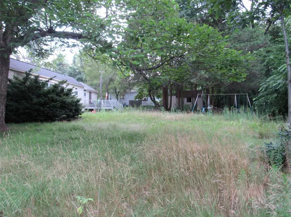 2 Summer St, Salem, NH 03079