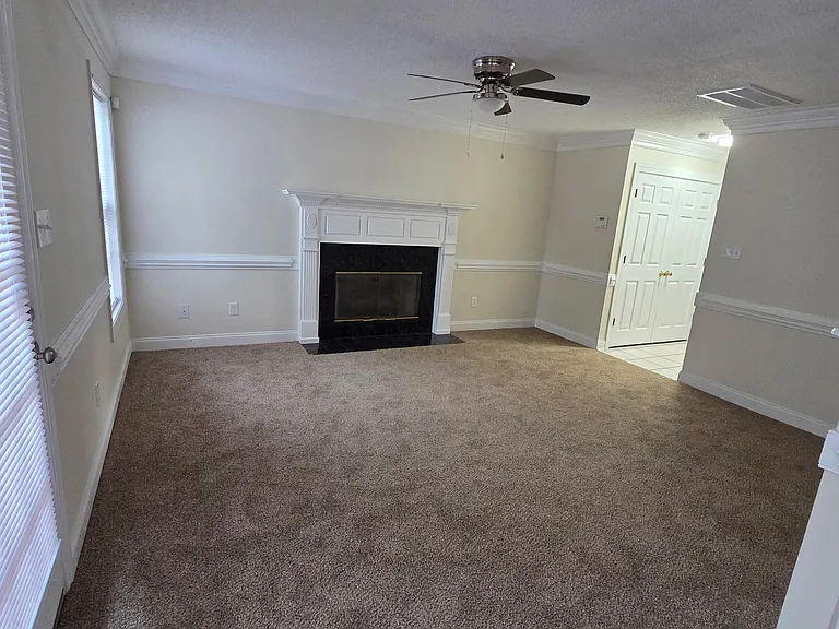 1513 Winterberry Dr — Photo 15