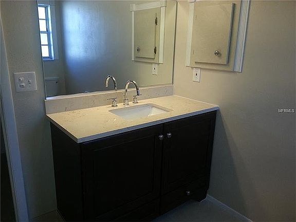 4th image of 2228 Pineland Dr