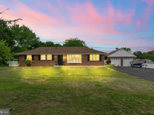 17 W Central Ave, Hammonton, NJ 08037