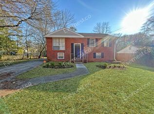 221 Whipporwill Way, Riverdale, GA