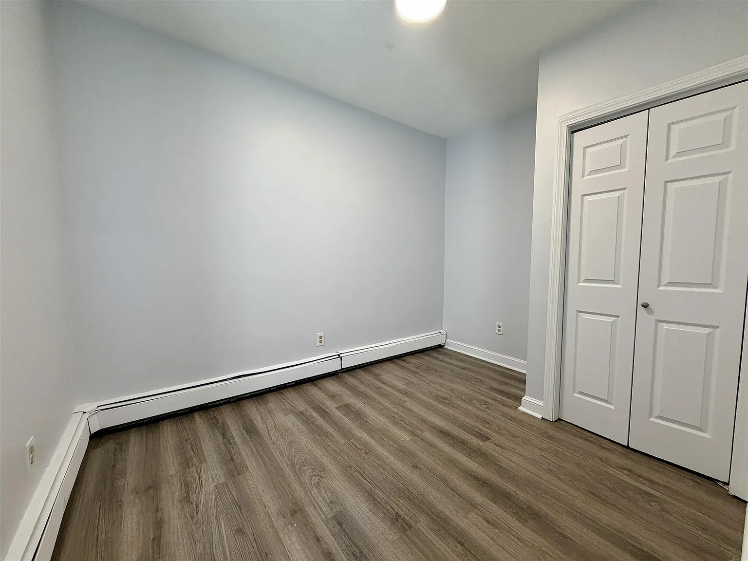 4 bed, $4,000 — Photo 4