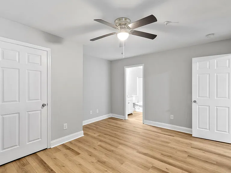Crestview Apartments — Photo 44