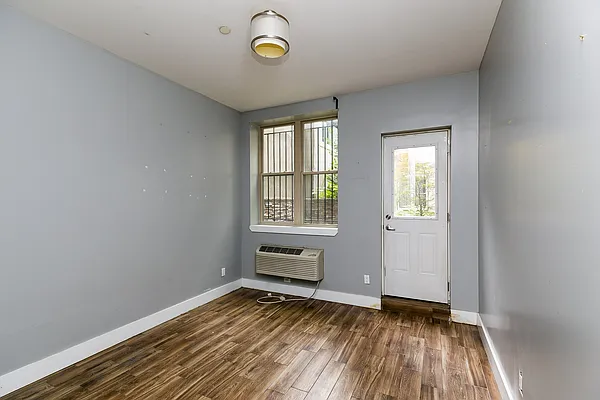 Rented by Nooklyn NYC LLC | media 13