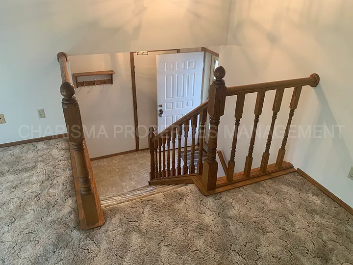 Spacious 3 Bd 2 Ba House On Southeast Side Of Sioux Falls — Photo 3