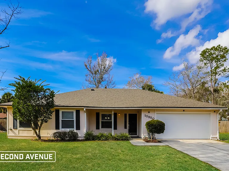 10950 Rock Island Rd — Photo 1