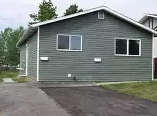 11320 97th St #1A, Grande Prairie, AB T8V3M9